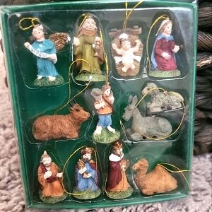 Mini Nativity Ornaments 12 or Precipice Figures Polystone